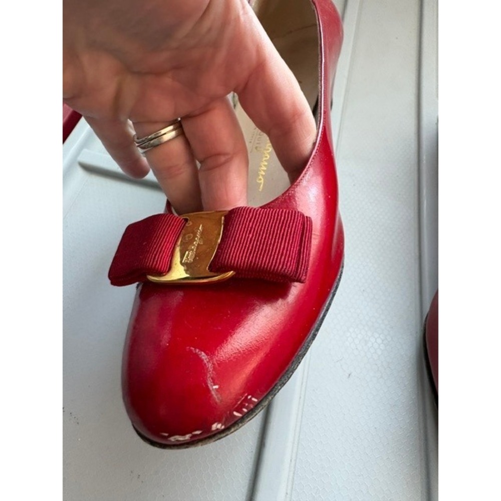Salvatore Ferragamo Boutique Red Patent Leather Vara Bow Pumps Heels 8.5 B - Picture 2 of 8
